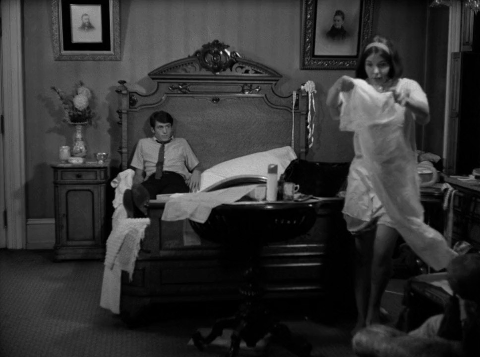 The Wedding Party (1969) BluRay Hindi + English 720p x264 AVC DD 2.0 ESub.mkv.0001